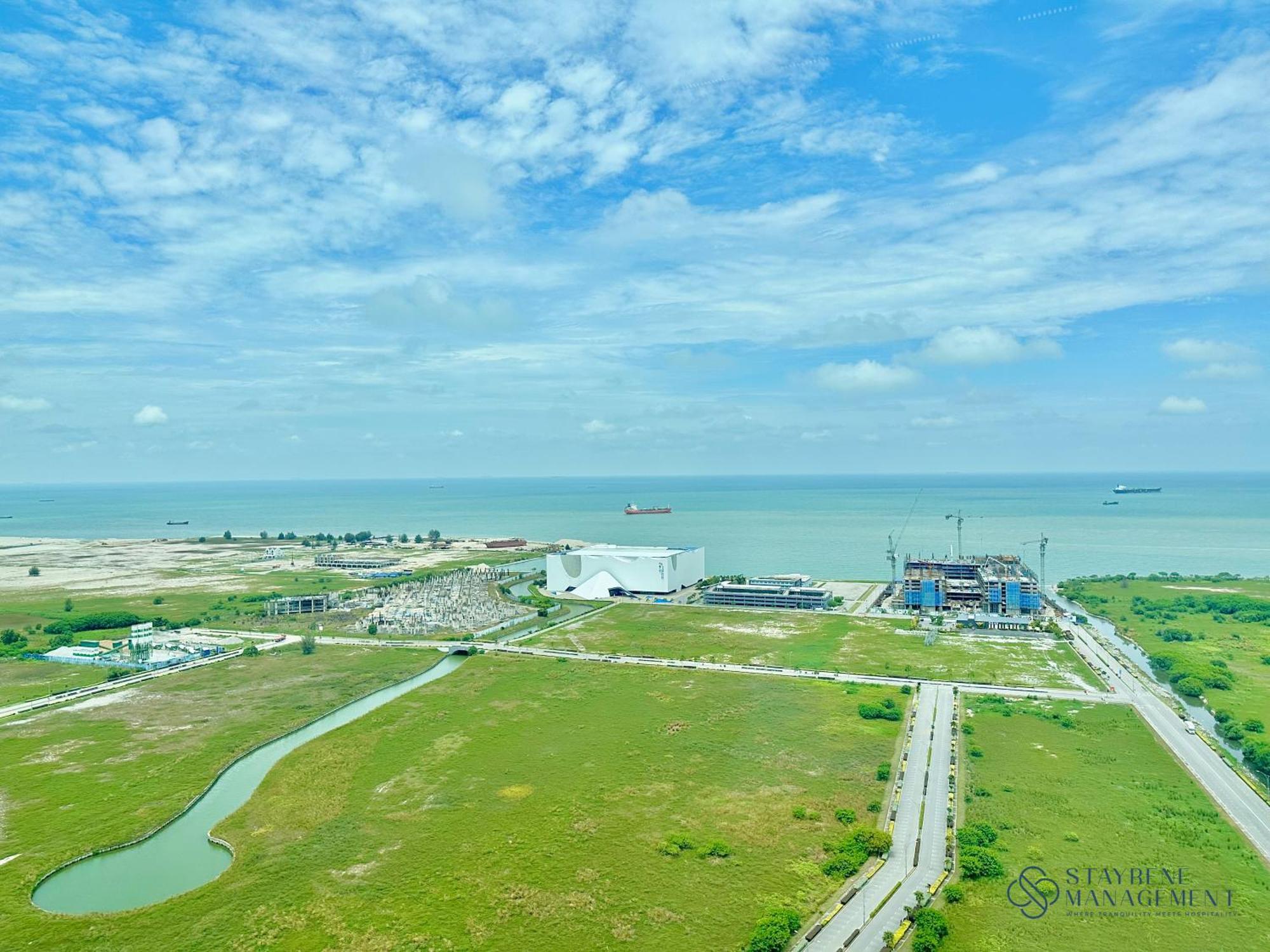 Amber Cove Sea View By Stayrene Pangsapuri